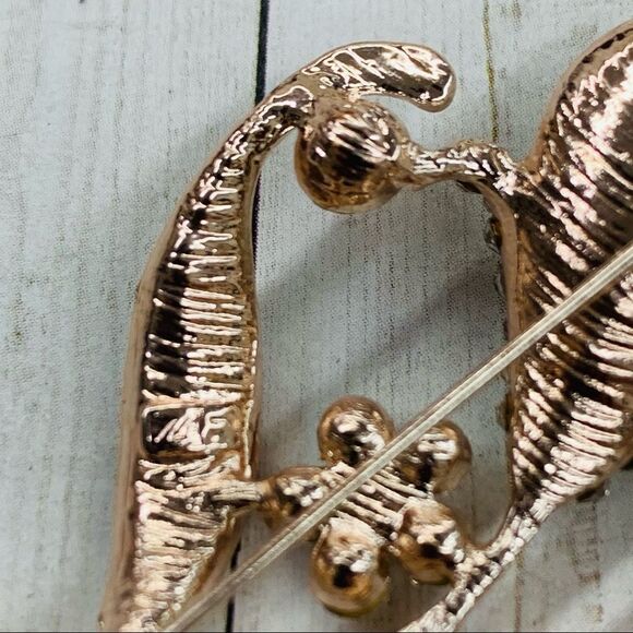 Rose Gold Crystal Brooch - Picture 3 of 3